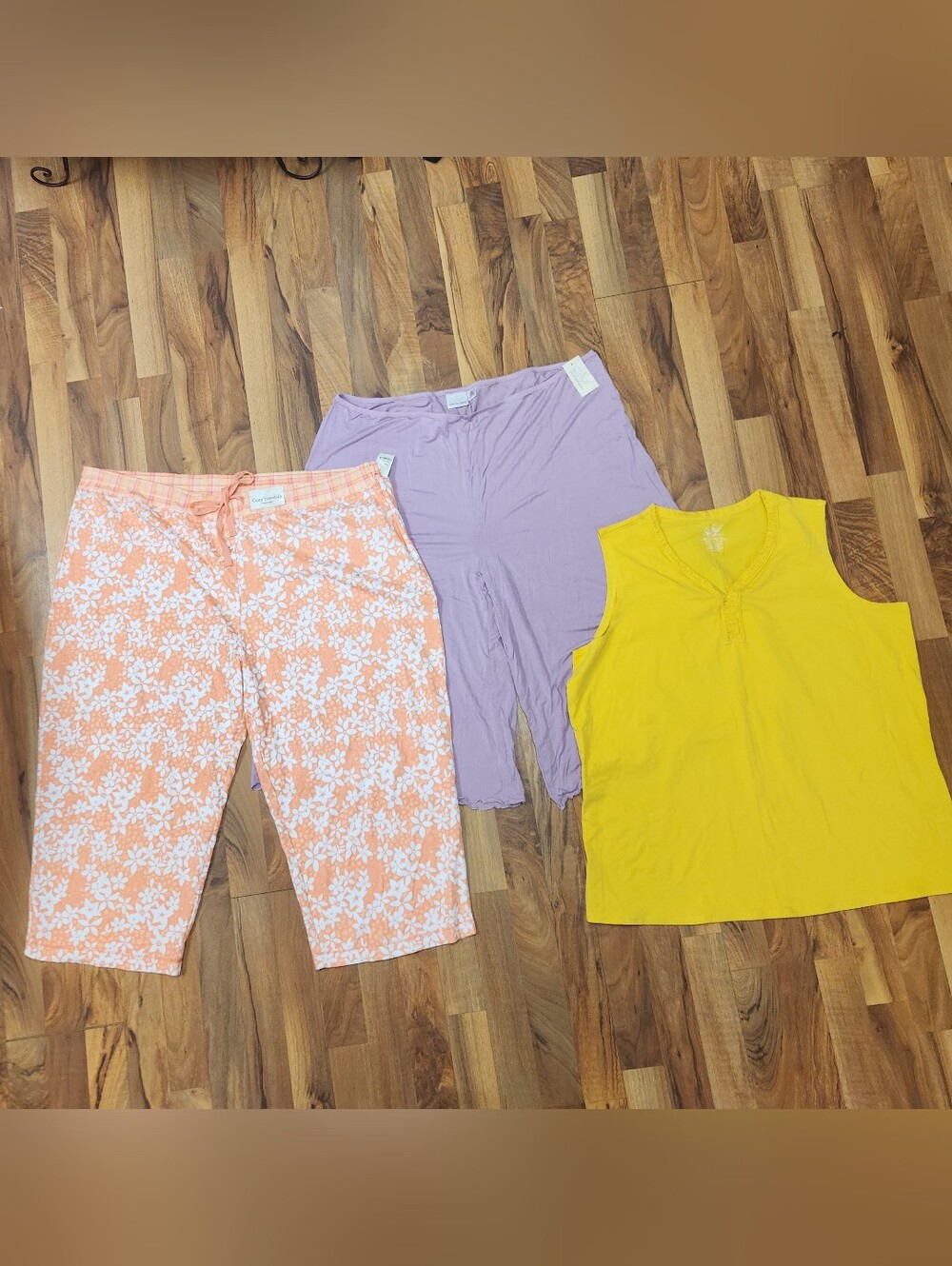 Plus Size Pajama Seperate Lot Size 3X Sleep Capri , Sleeveless Top - Picture 2 of 14
